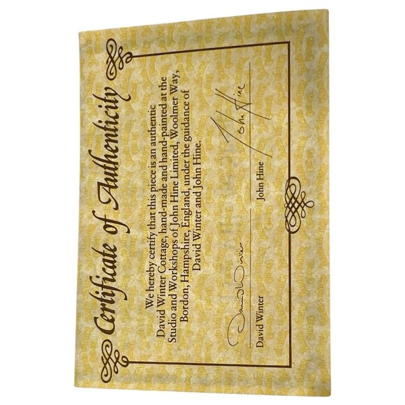 David Winter Cottages The Village Shop 1982 John Hine Studios Box COA Britain - Picture 12 of 12